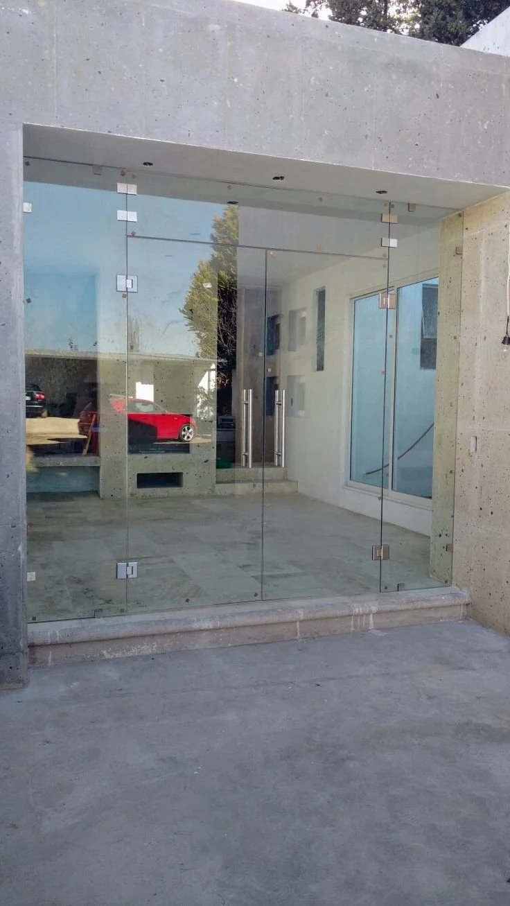 Puertas de cristal templado.jpg
