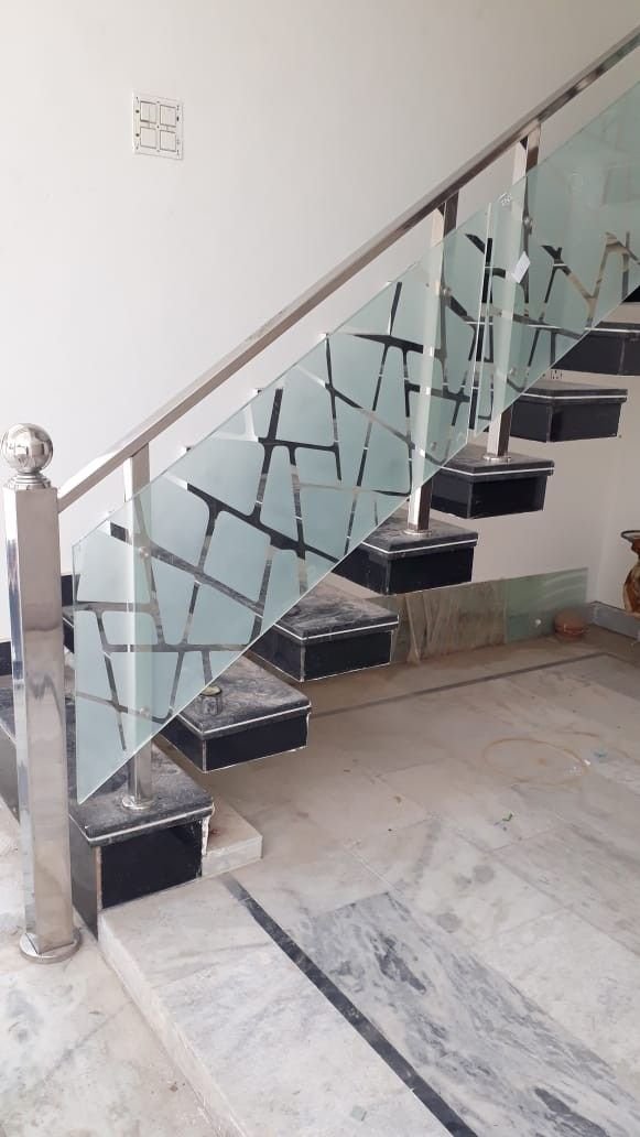 Railing glass.jpg