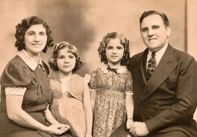 From left.  Pearl, Barbara, Ardyce, Charles Leaming.