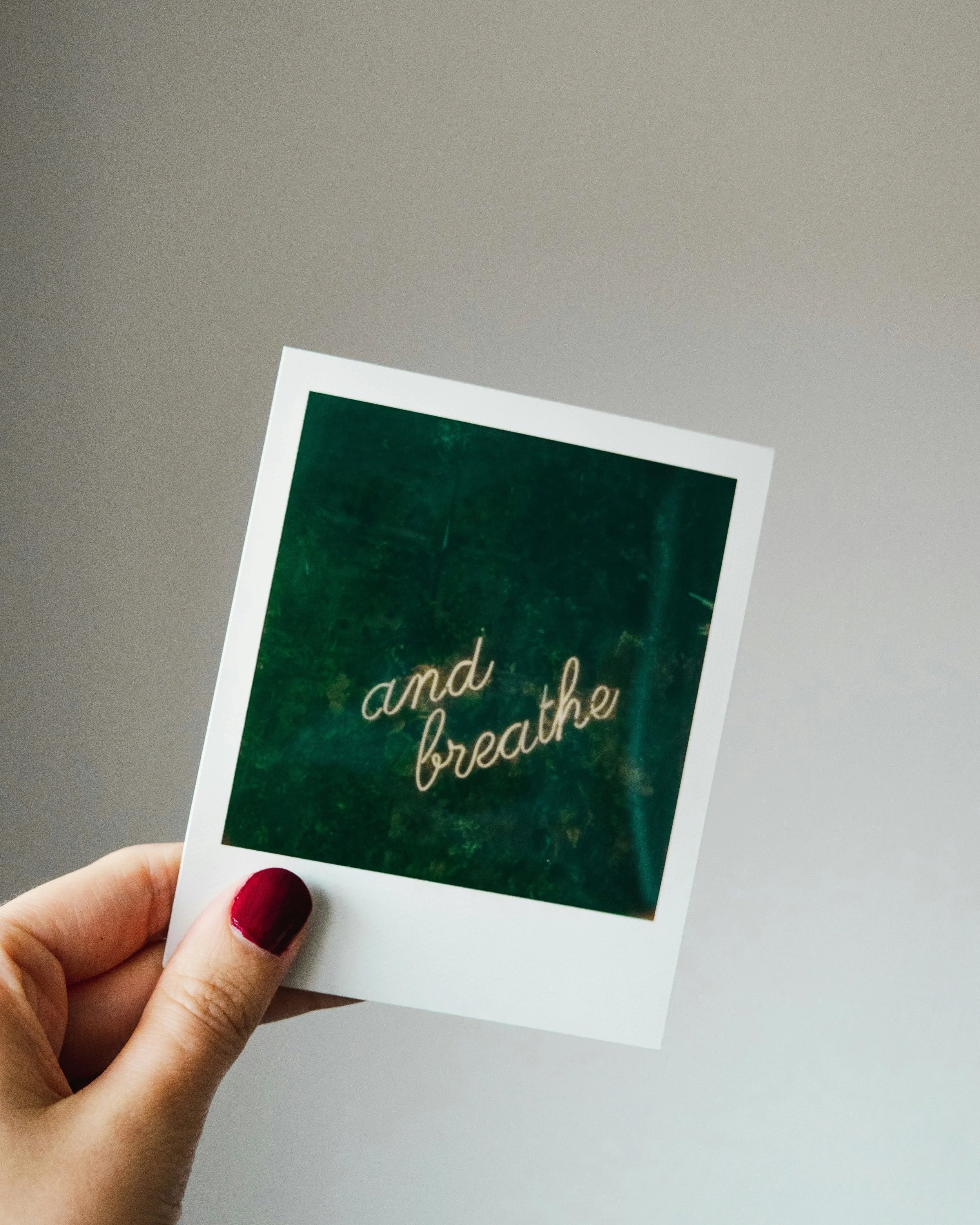 A Shortlist of 5 Grounding Techniques for Anxiety (that I actually use)