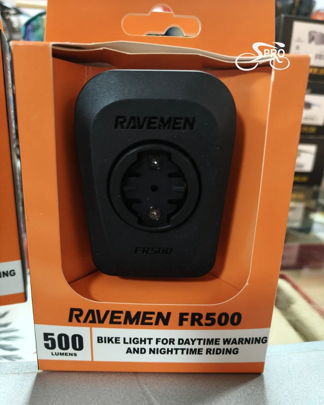 &iexcl;Consigue tus luces nuevas en Probicis SUR! 🚴💨

🔦 Luces Ravemen: 1100 l&uacute;menes y 500 l&uacute;menes
🎥 Luz trasera con c&aacute;mara
💻 Soporte de carbono para ciclocomputador

Cont&aacute;ctanos al 📱 669 31 09 04 y vis&iacute;tanos e