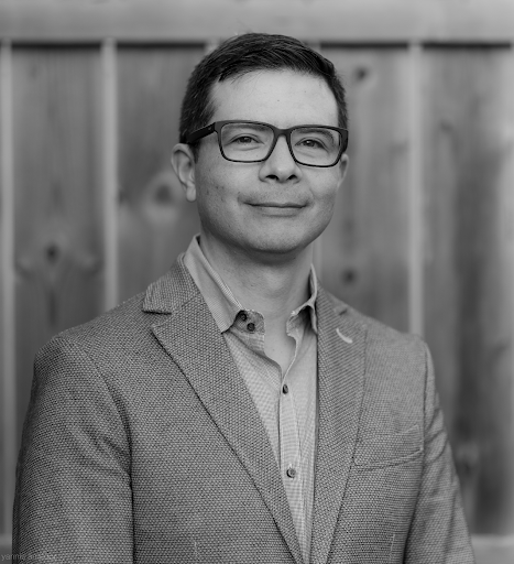 Dr. Yannis Amador's portrait.