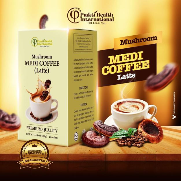 Boîte de café en poudre Mushroom MEDI COFFEE Latte avec une tasse de café au lait, des champignons, et des grains de café sur une surface en bois, fond jaune