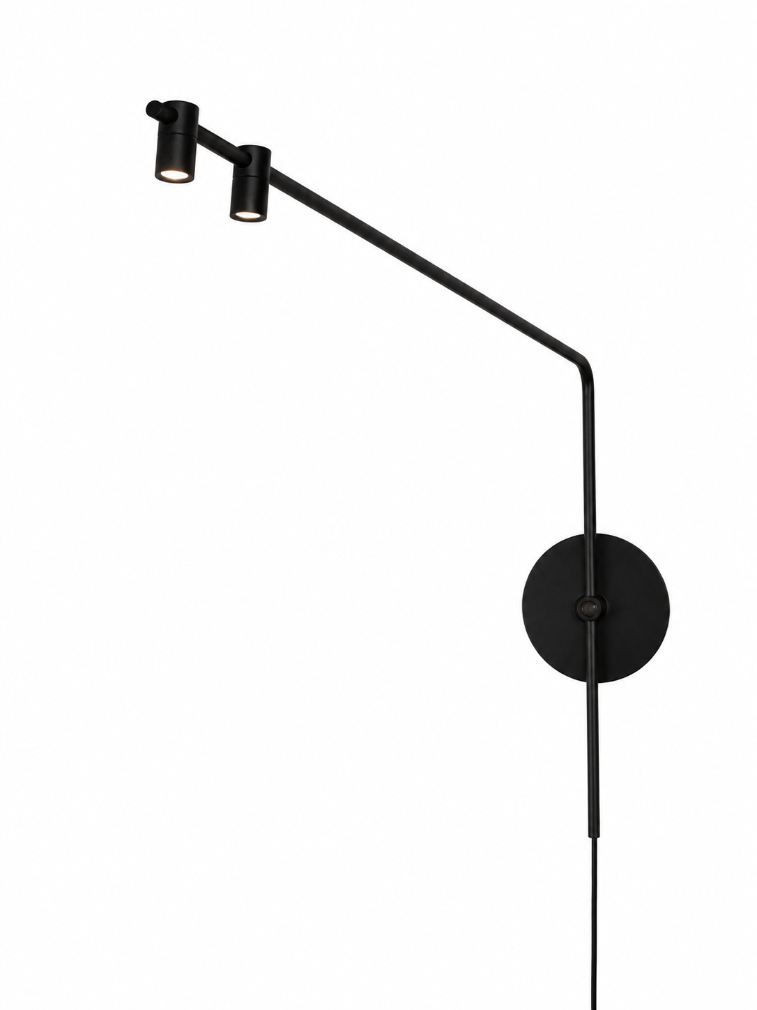 Luminária de parede moderna de cor preta com três luzes direcionáveis.