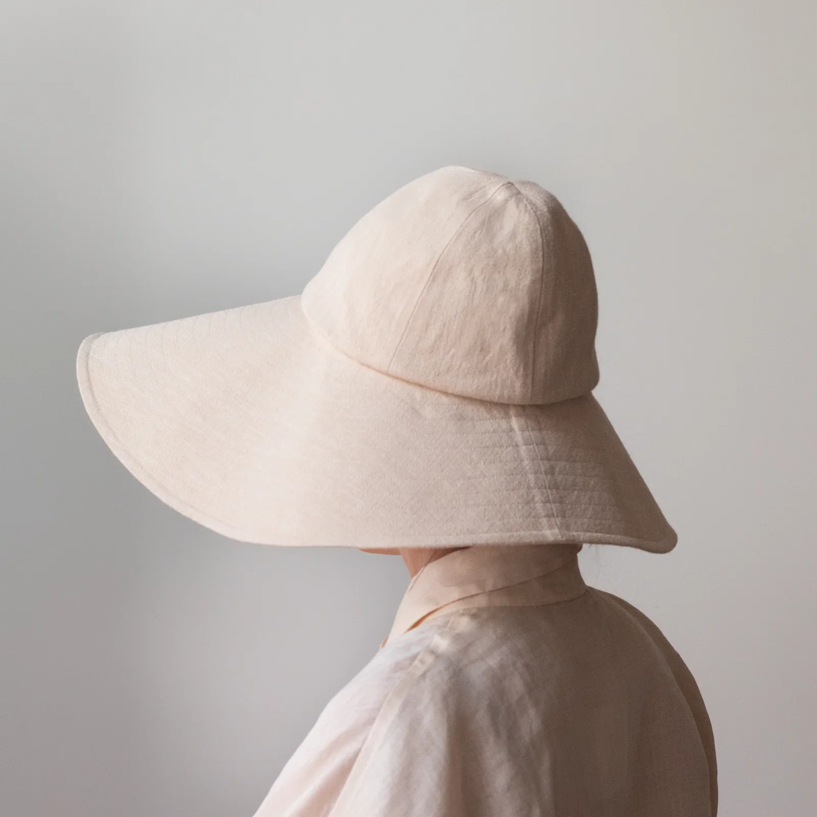 SulisBoneback_97018a85-b59d-4c80-84b6-9605a7b560e3_1600x.webp