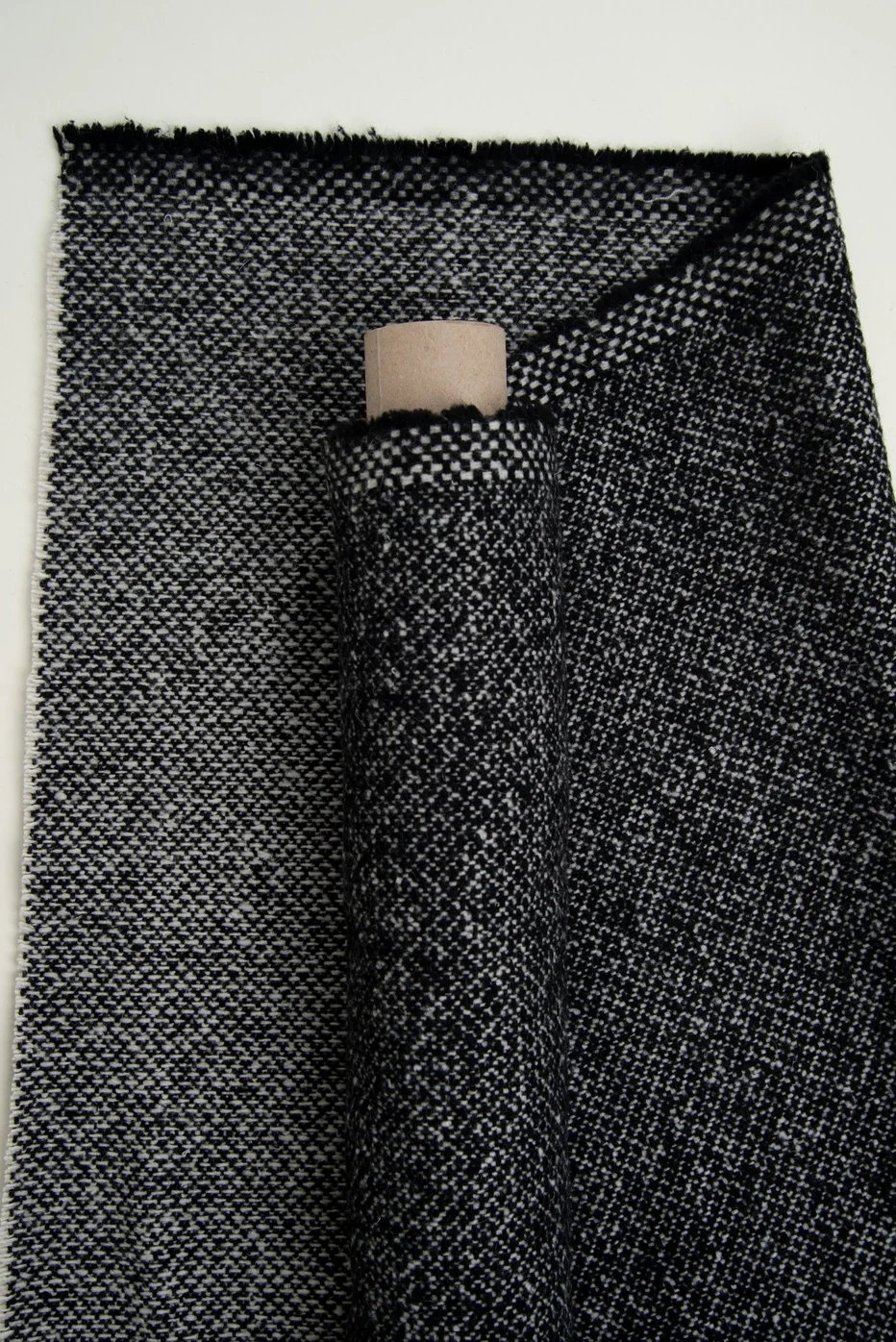 Atelier Brunette SPECKLED WOOLEN BLACK OFF WHITE