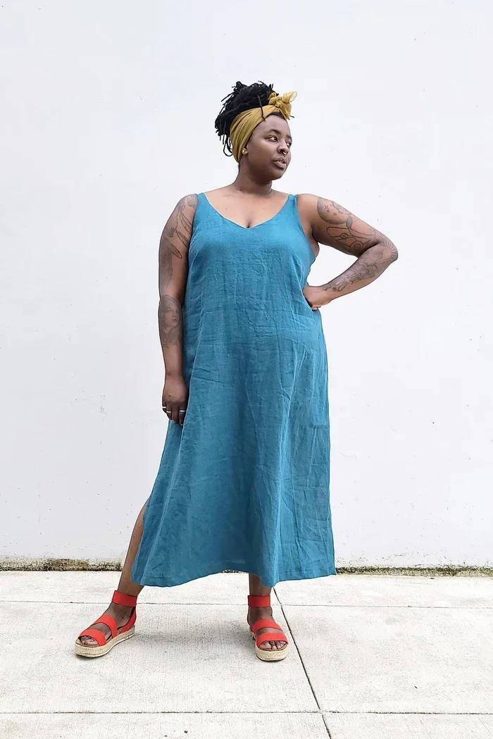 WEBV2TEAL7_8d4a558d-846d-4995-b2ad-7a2d584ffb4b_700x1049_crop_center.webp