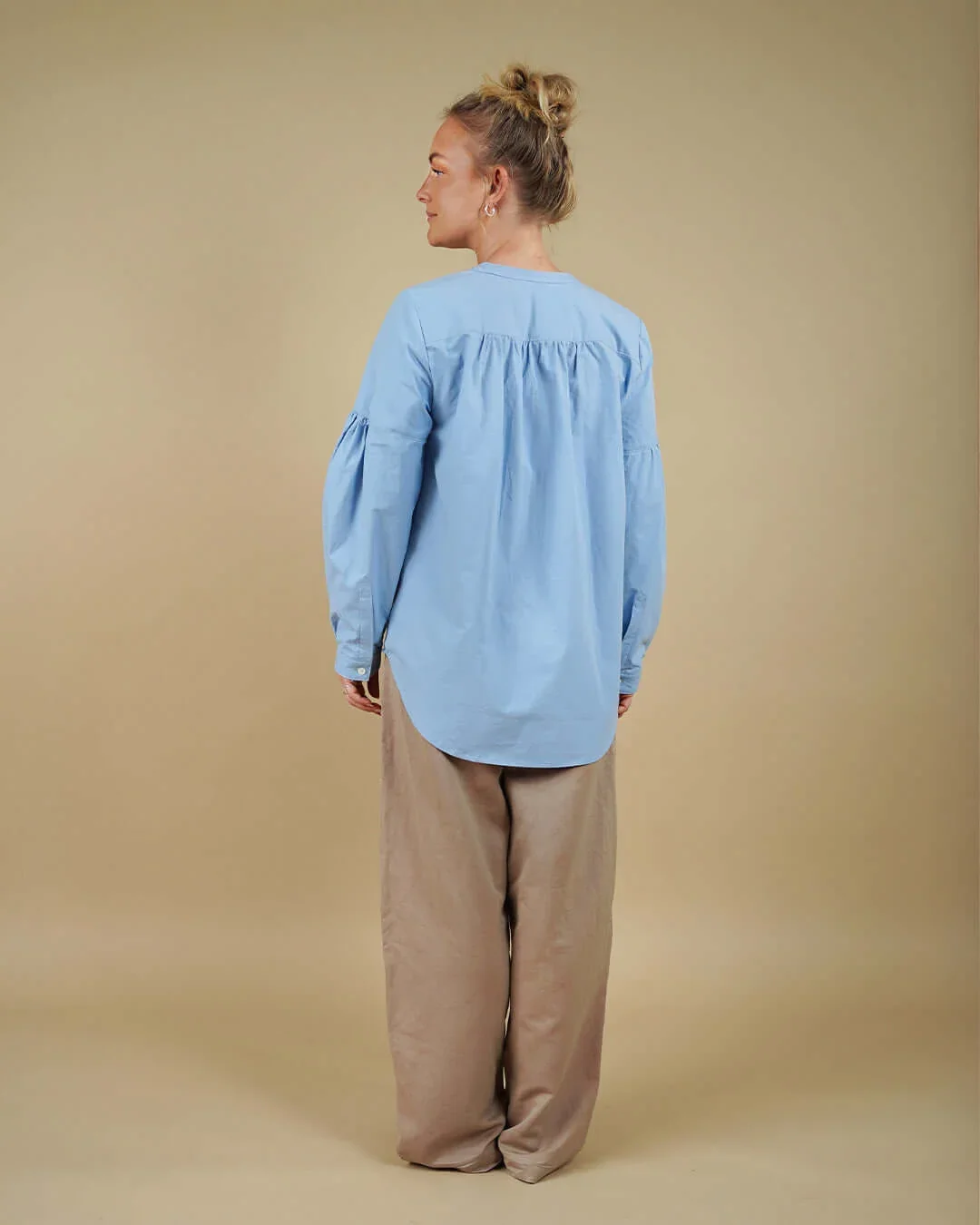 WBM-Skjorte-Volume-Pants-2.webp