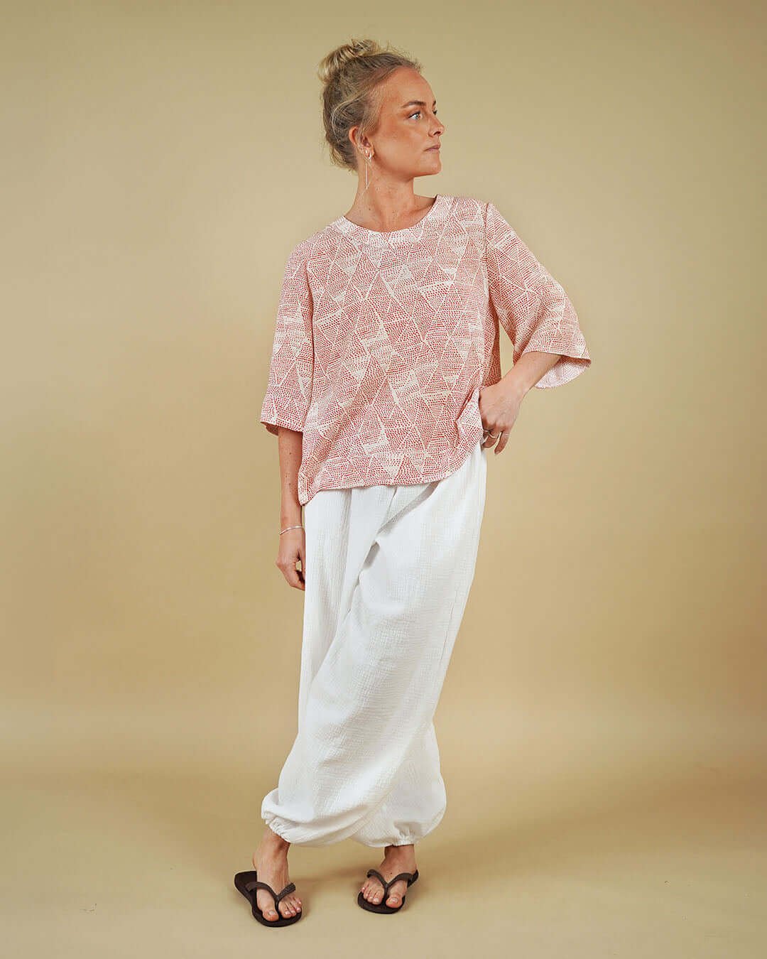 Bubble_pants_sewing_pattern_Silke_Blouse.jpg