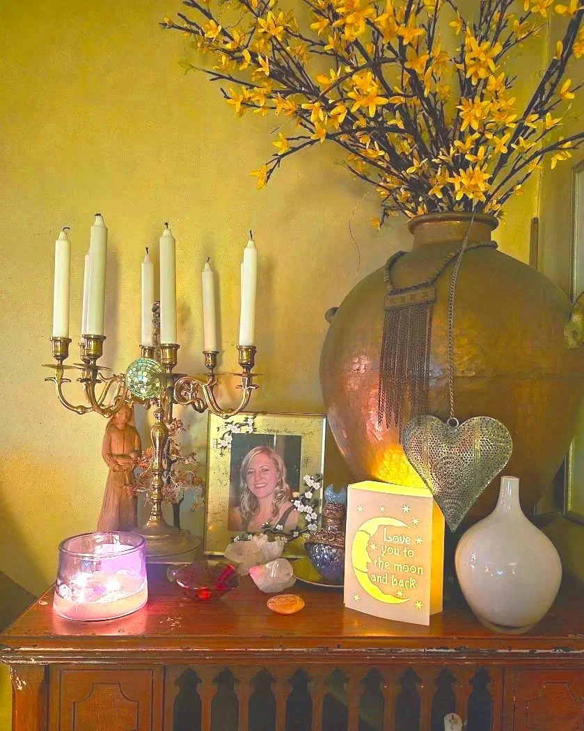 Maggie+Moon+altar.jpg