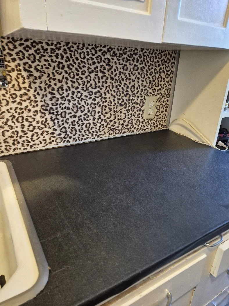 kitchen counter after 3.jpg