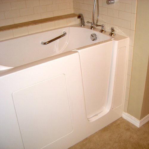 Bathtubs for the Handicapped Rise in Popularity