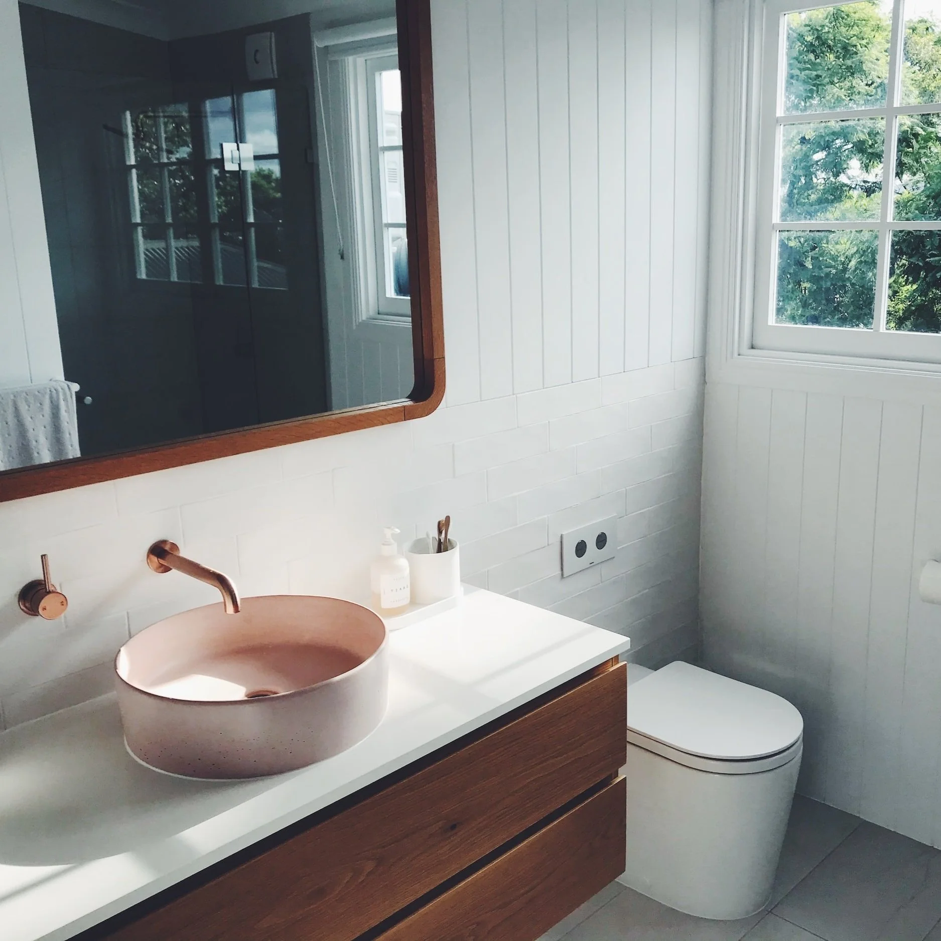 How to Make a Bathroom Water Efficient