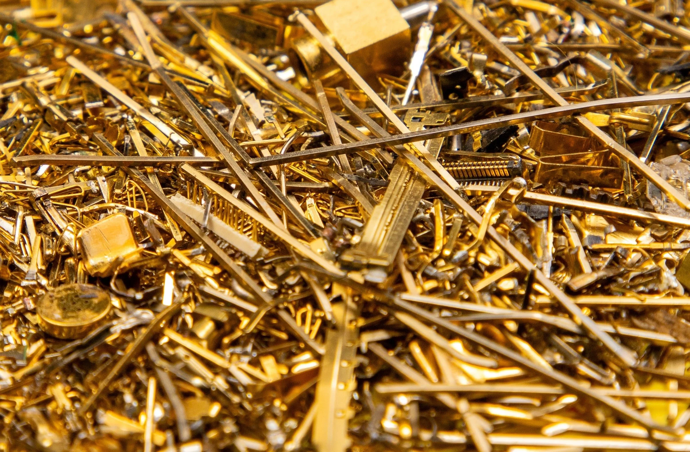 Gold-colored electrical contacts and pins for industrial precious metal recovery