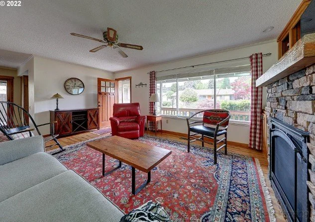 Living room at 15640 SW Royalty Pkwy in King City, Oregon