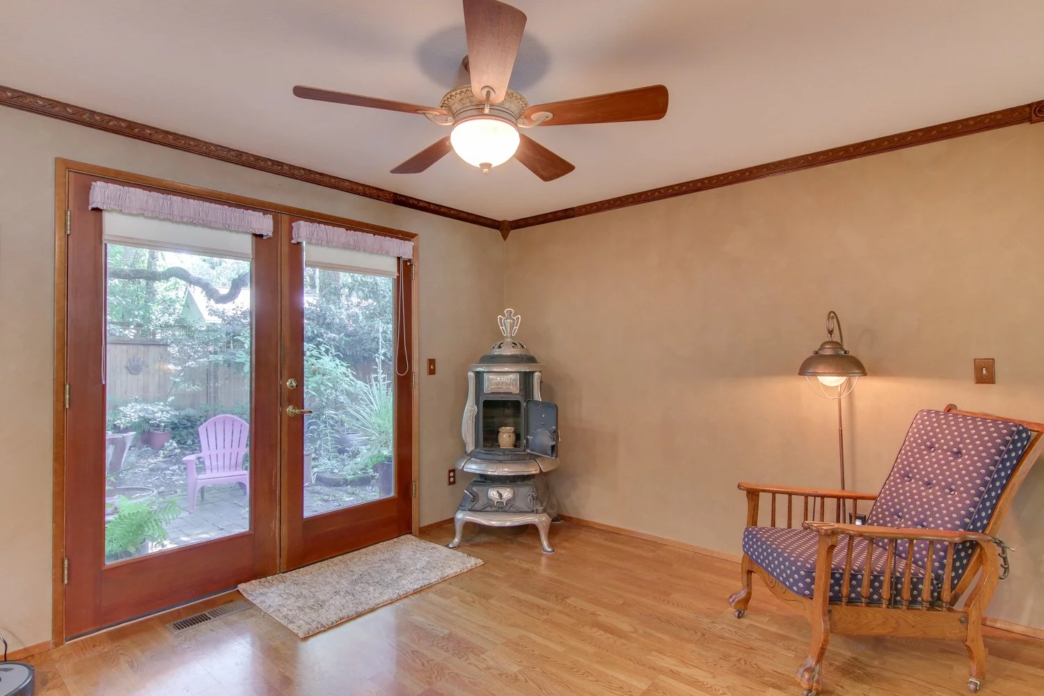 Living room at 307 Tasman Pl in Philomath, Oregon
