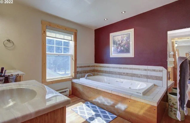 Primary bathroom at 75432 Olson Rd in Clatskanie, Oregon