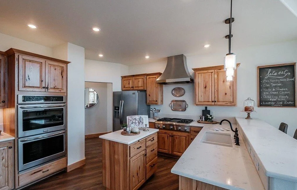 Kitchen at 32927 Merrill Ln in Lebanon, Oregon