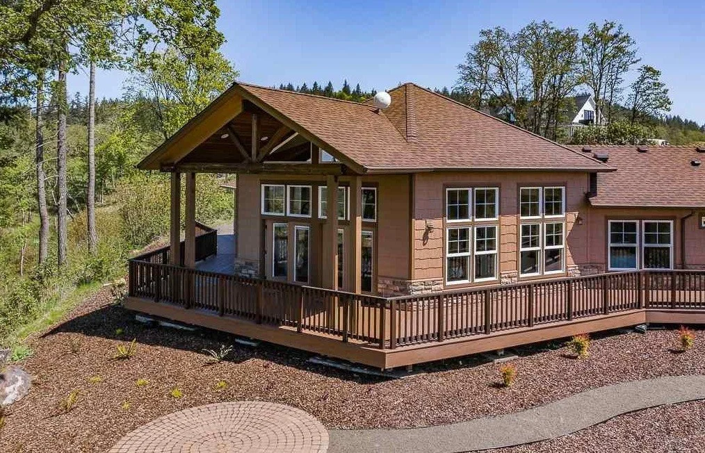 Back exterior of 32927 Merrill Ln in Lebanon, Oregon