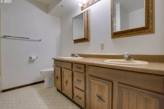Bathroom at 1481 NE Lincoln St in Hillsboro, Oregon