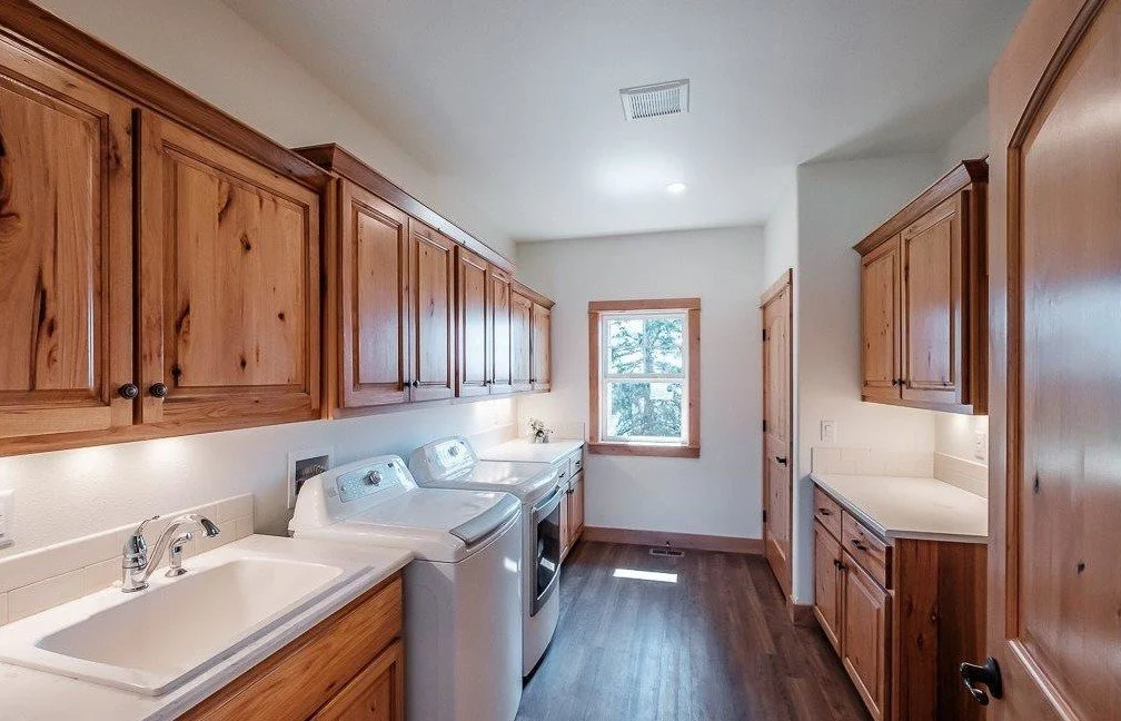 Laundry room at 32927 Merrill Ln in Lebanon, Oregon