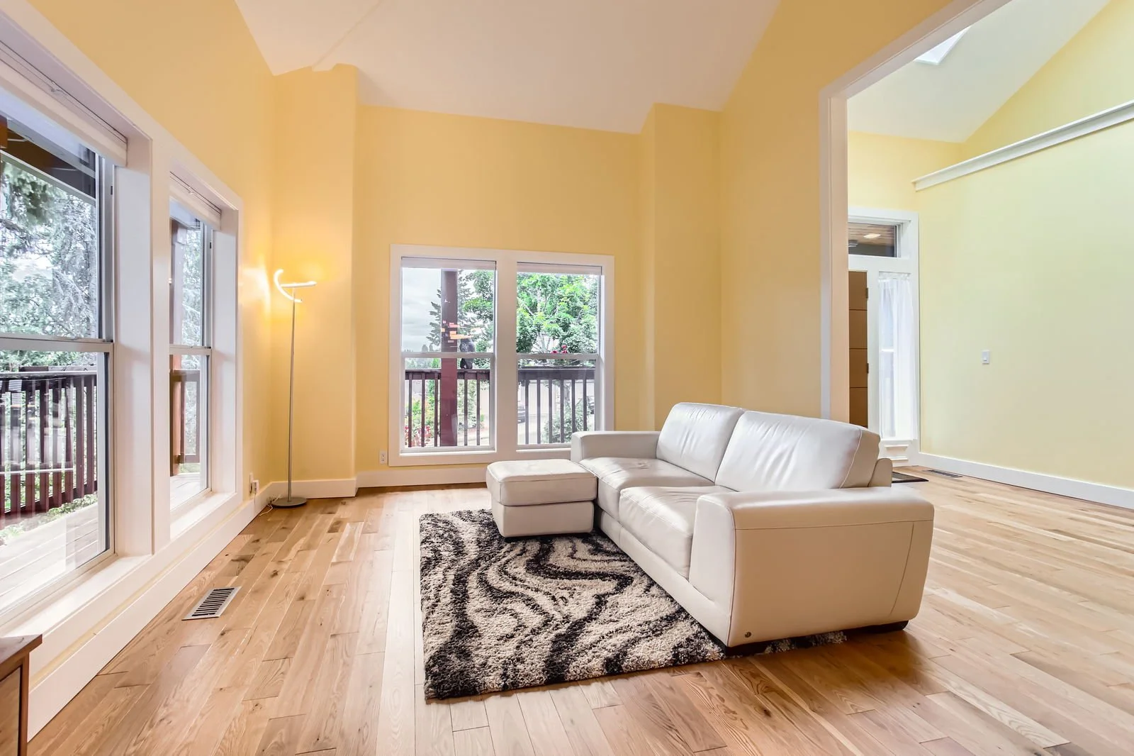 Living room at 15575 SW Brighton Ct in Beaverton, Oregon