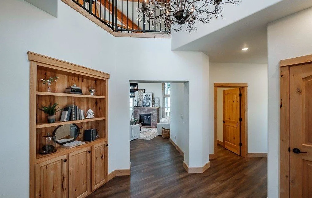 Entry of 32927 Merrill Ln in Lebanon, Oregon