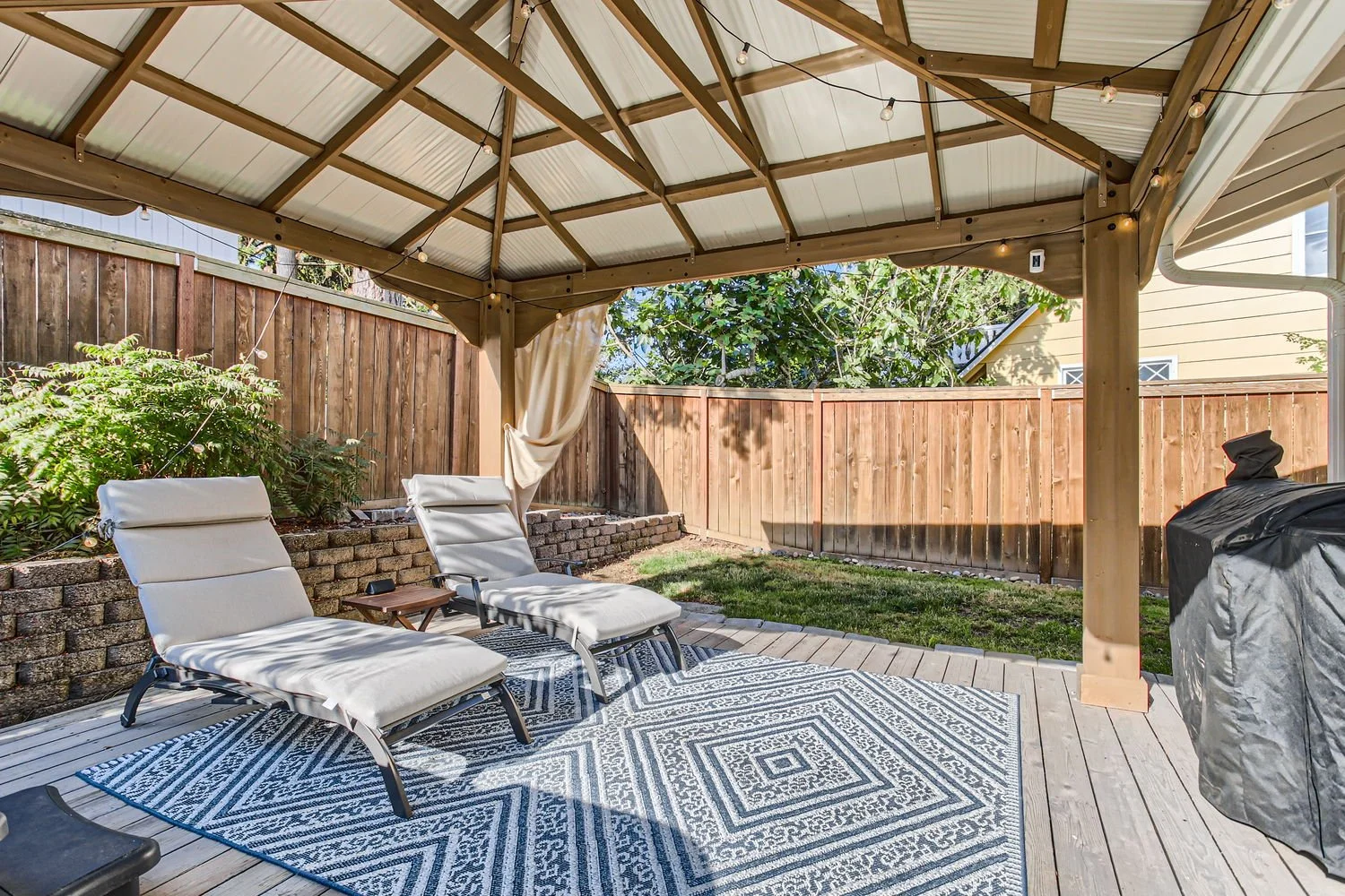 Covered deck/gazebo at 12720 SW Bell Ct in Tigard, Oregon