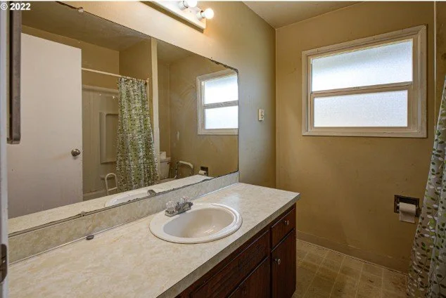 Primary bathroom at 220 SE 197th Ave in Portland, Oregon