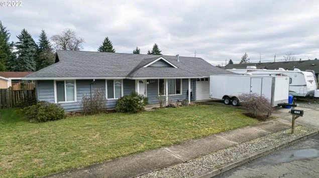 Front exterior of 220 SE 197th Ave in Portland, Oregon
