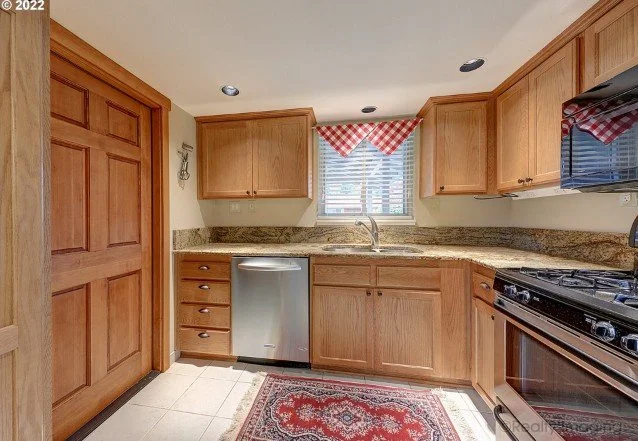 Kitchen at 15640 SW Royalty Pkwy in King City, Oregon