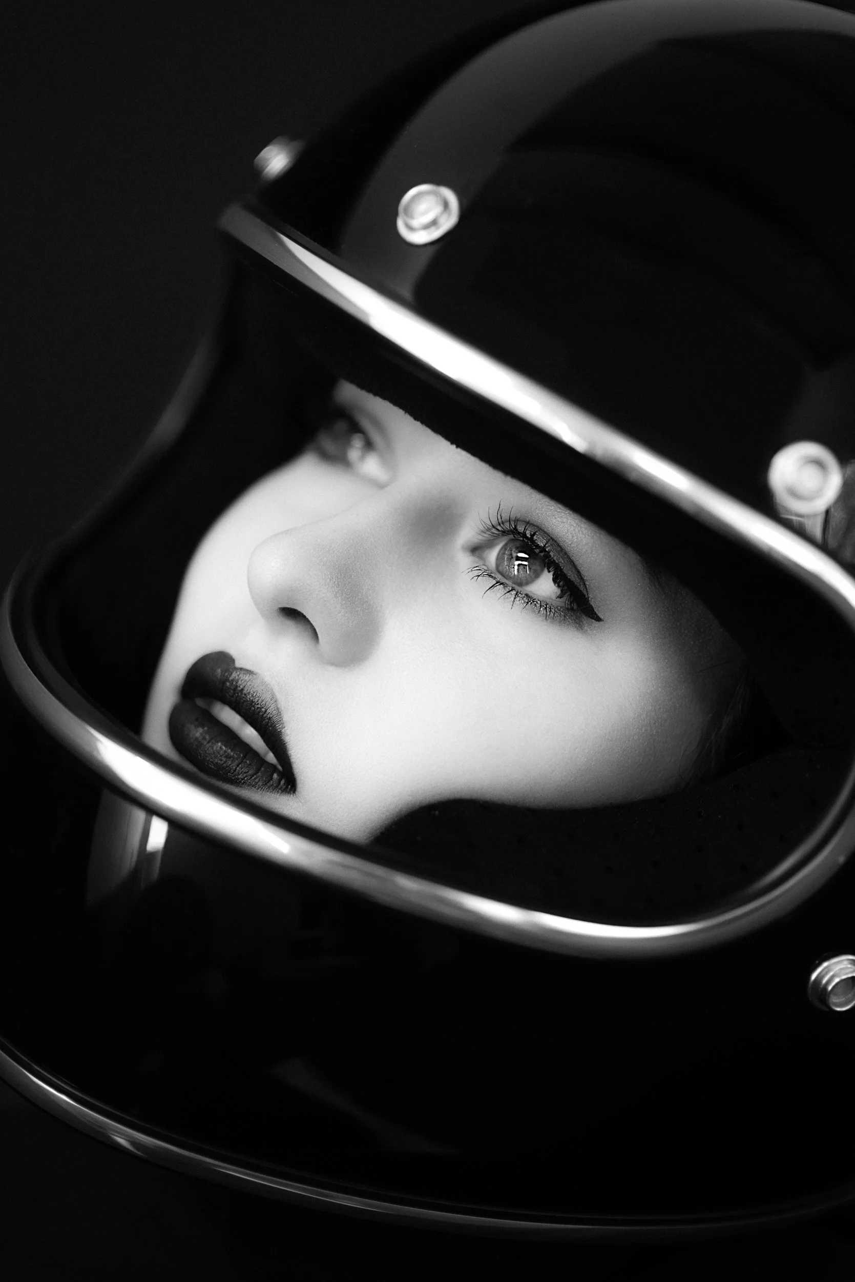 helmet-portrait-woman-jamesxfoster-fullsize2018.jpg