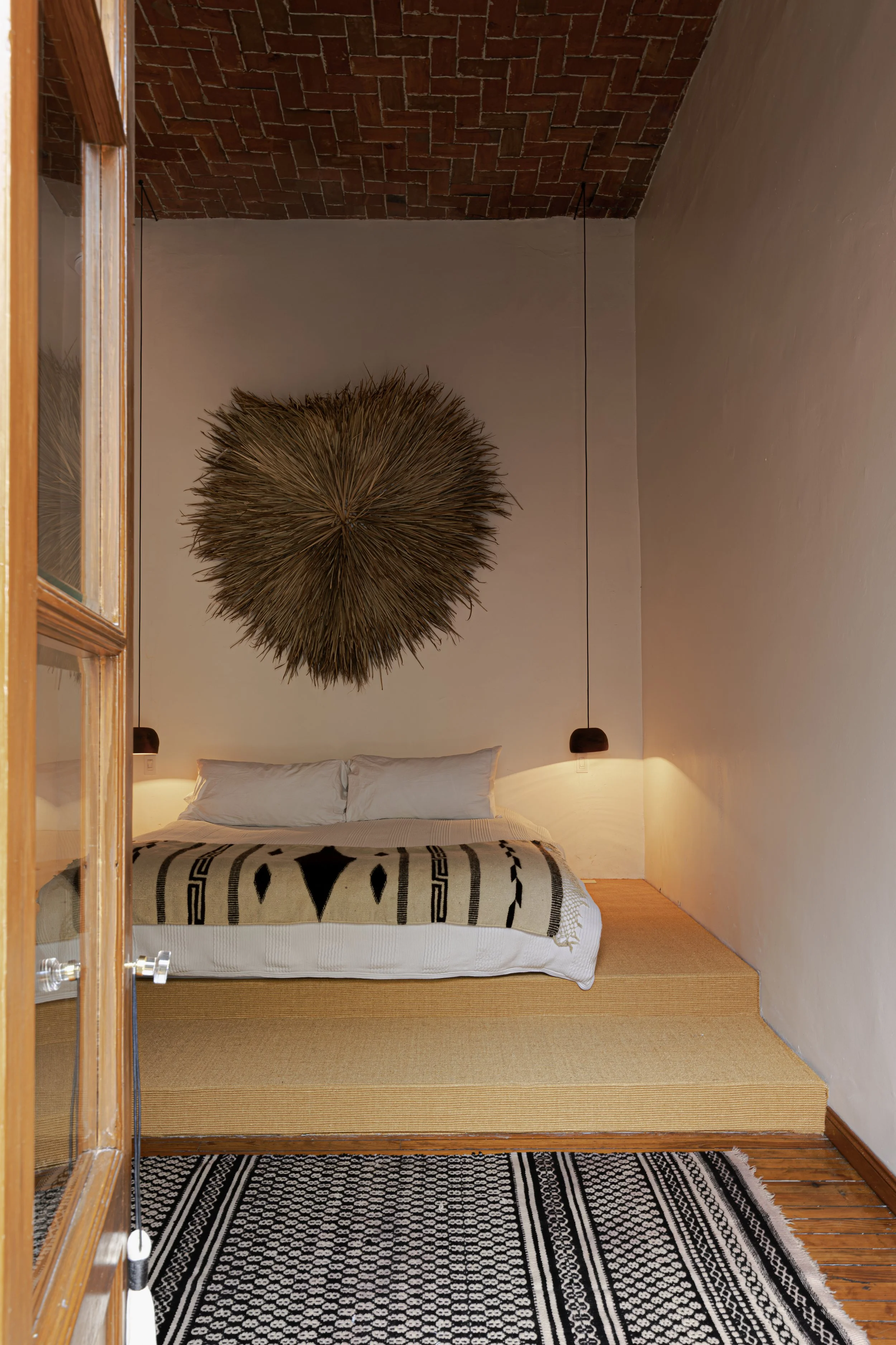 ROOM 04 - 02 (Alex).jpg