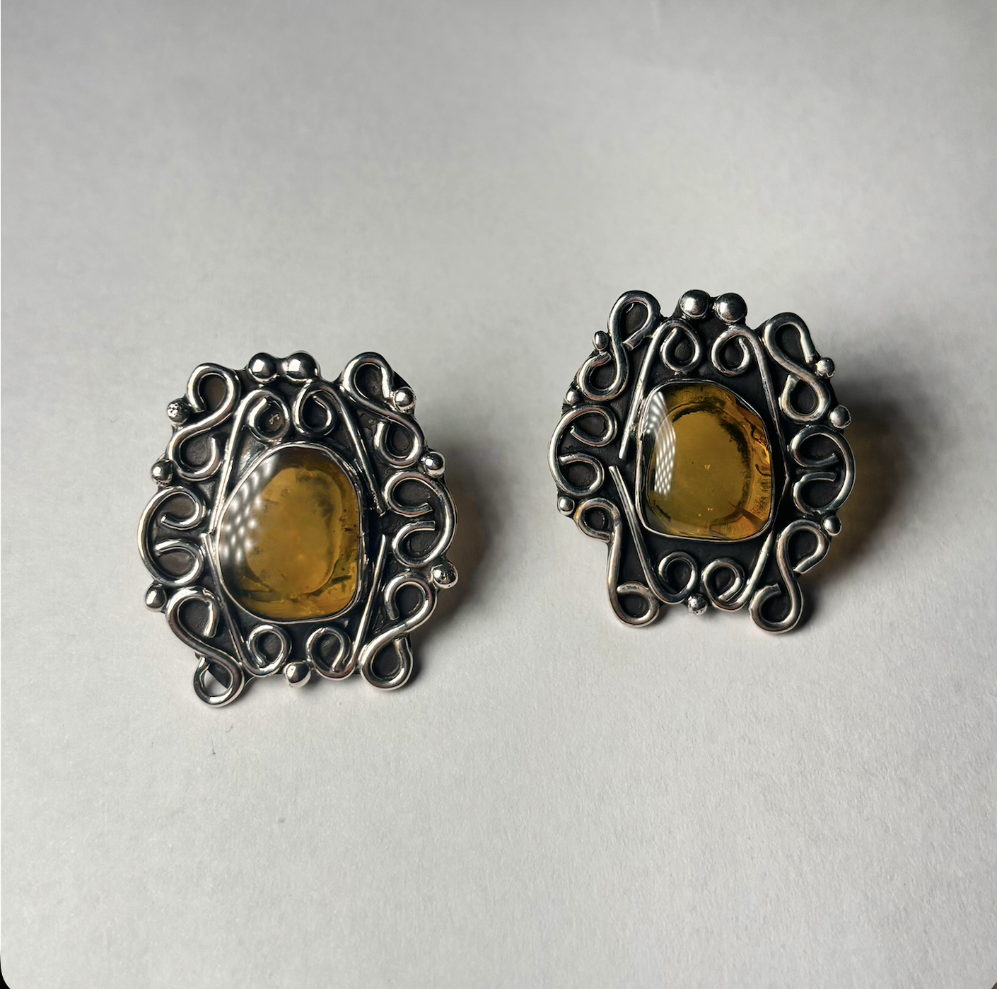 ARETES AURA