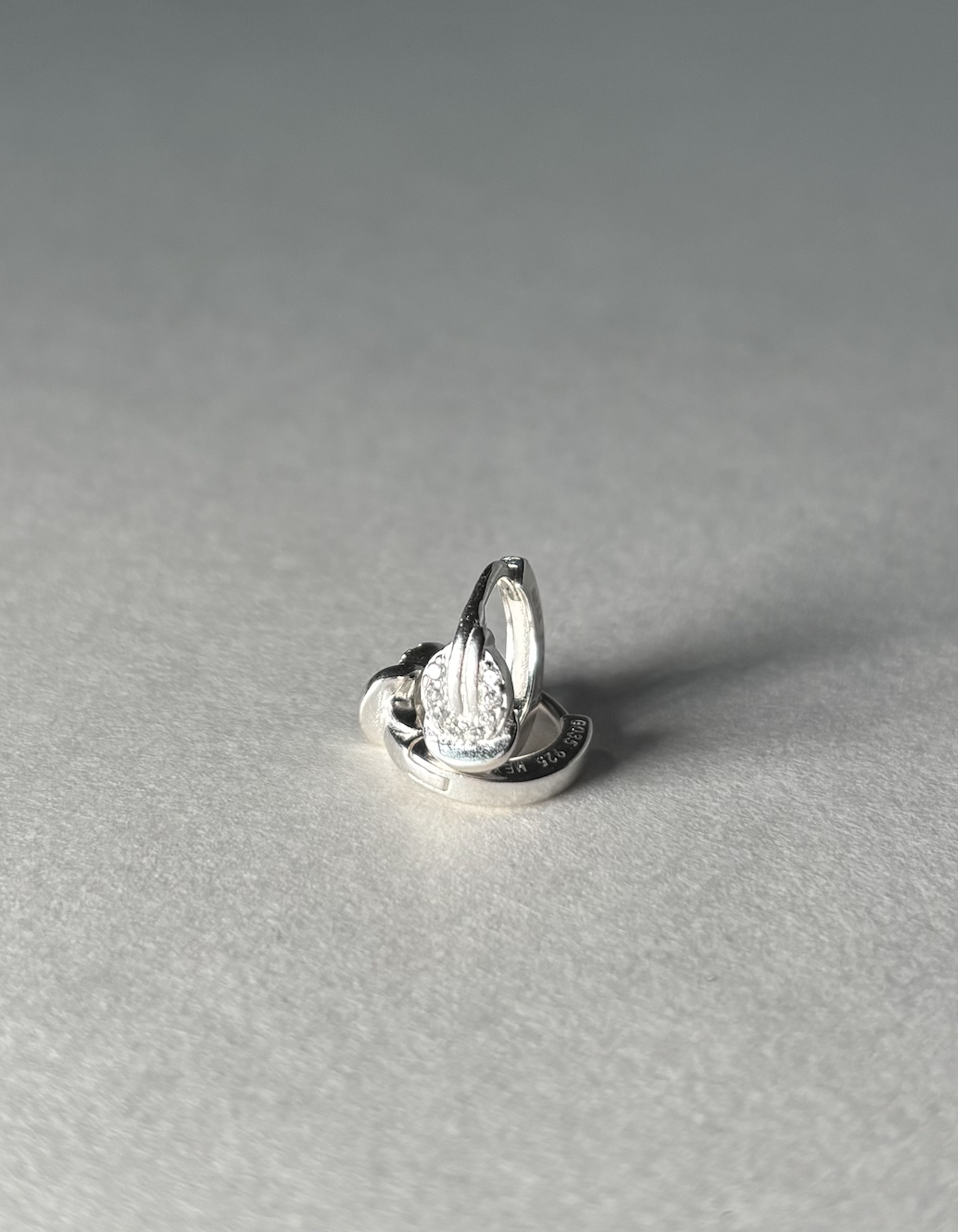 ARETES DAHLIA