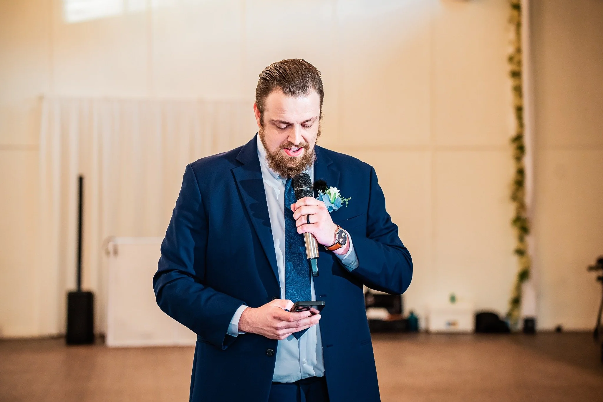 best-man-wedding-speech-ever-after-farms-flower-barn-vowscout.jpg