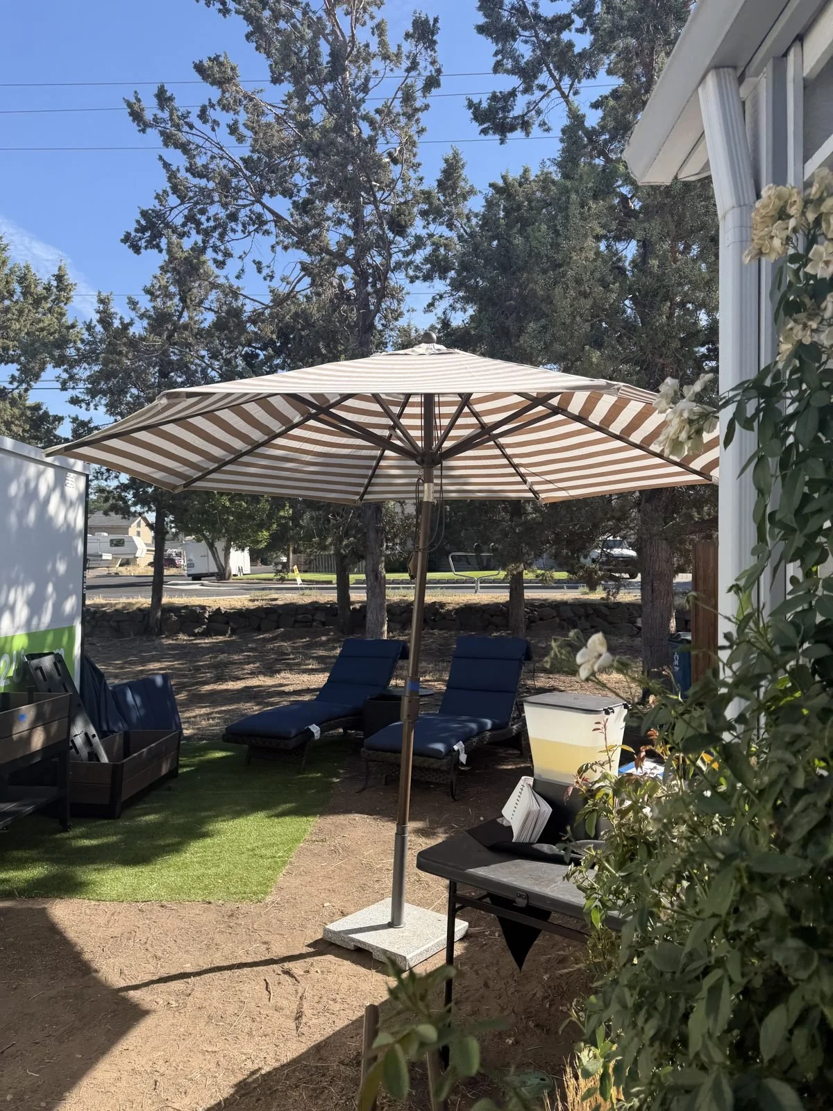 Costco Sunvilla Granite Umbrella Base/Stand