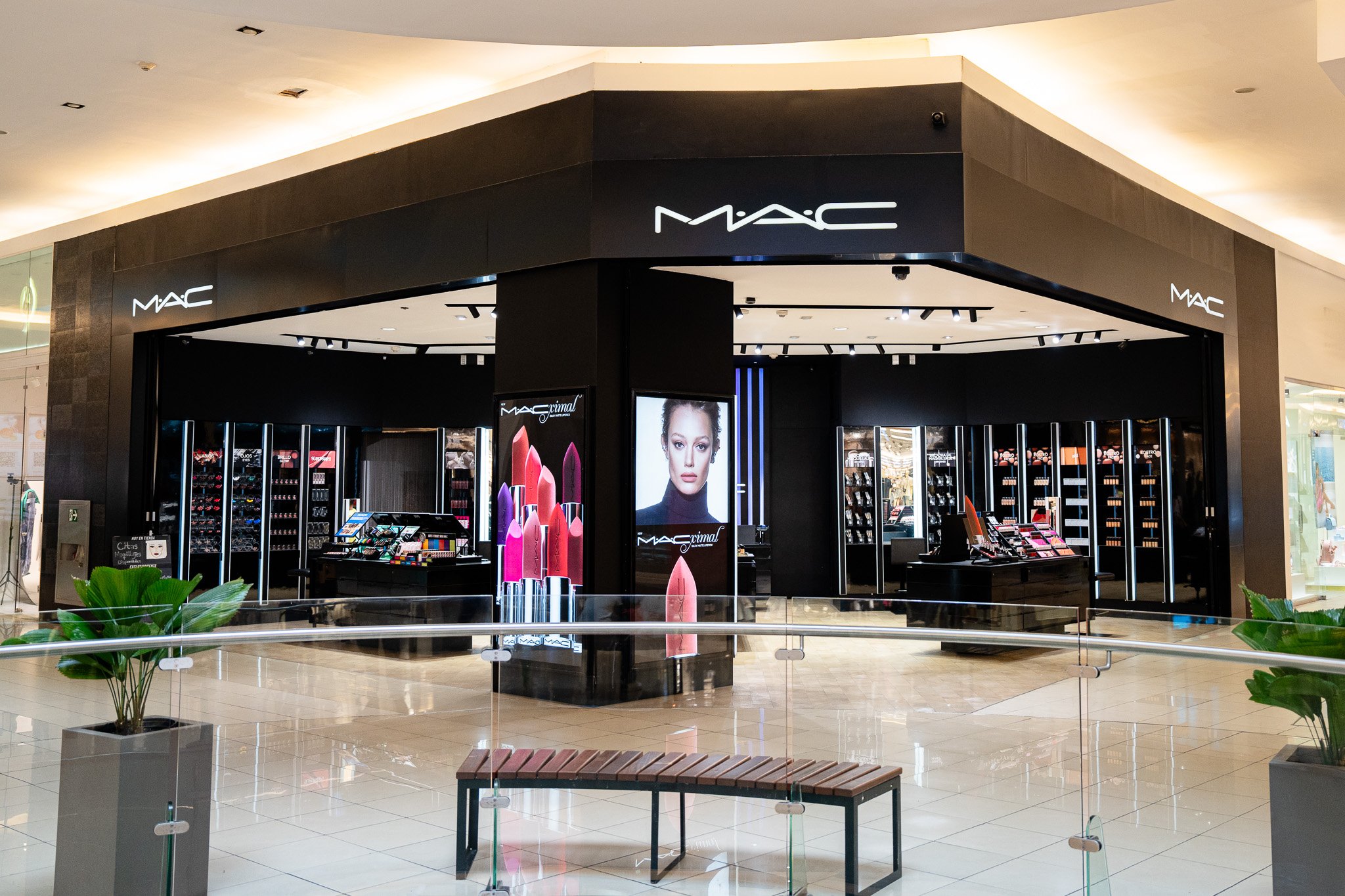 MAC Cosmetics, Ágora Mall.
Santo Domingo.