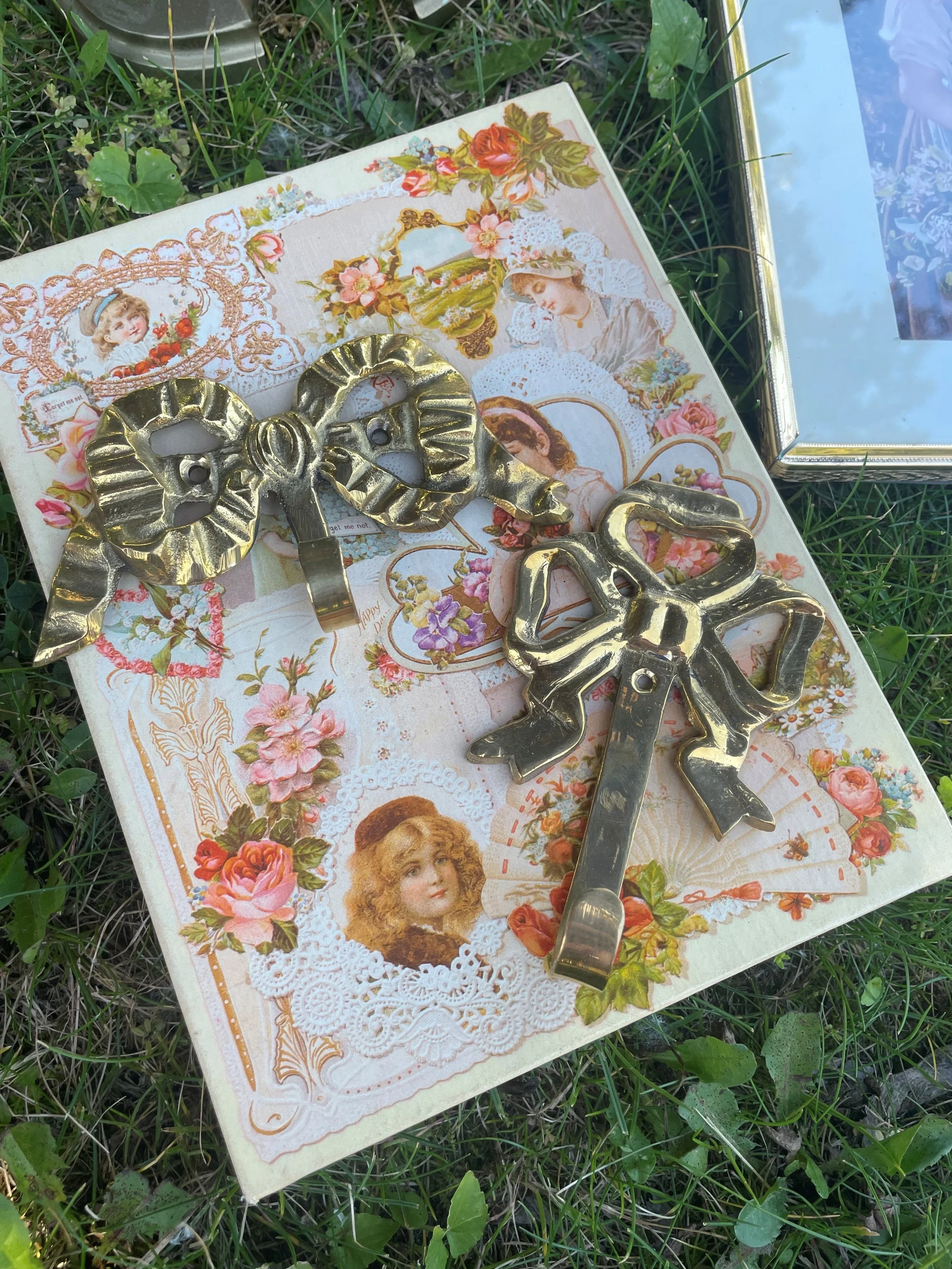 Vintage Brass Bows