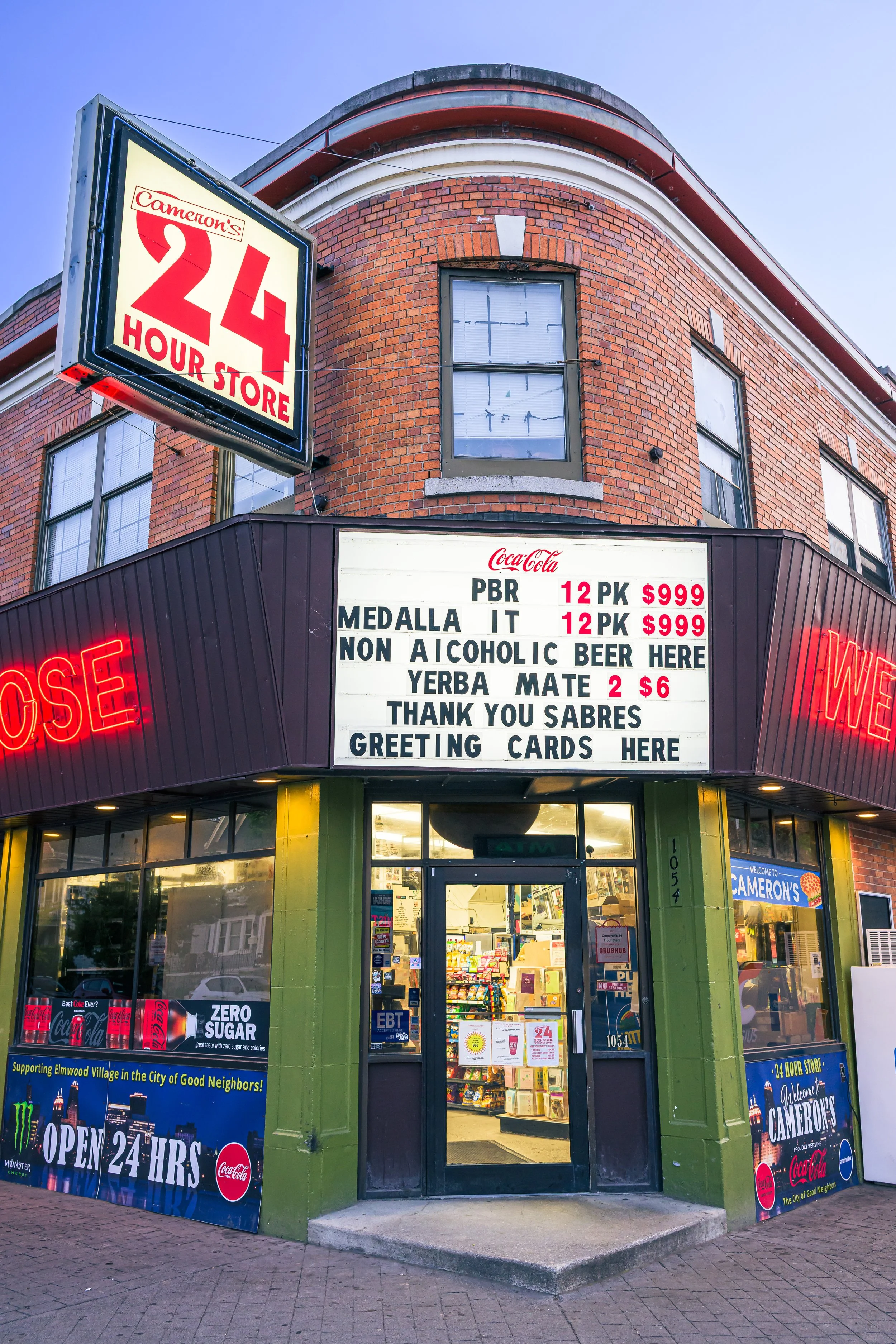 24/7 on Elmwood