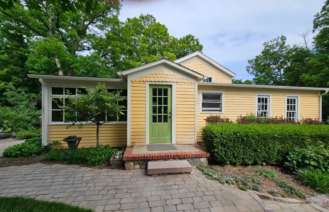 exterior paint yellow 2.jpg