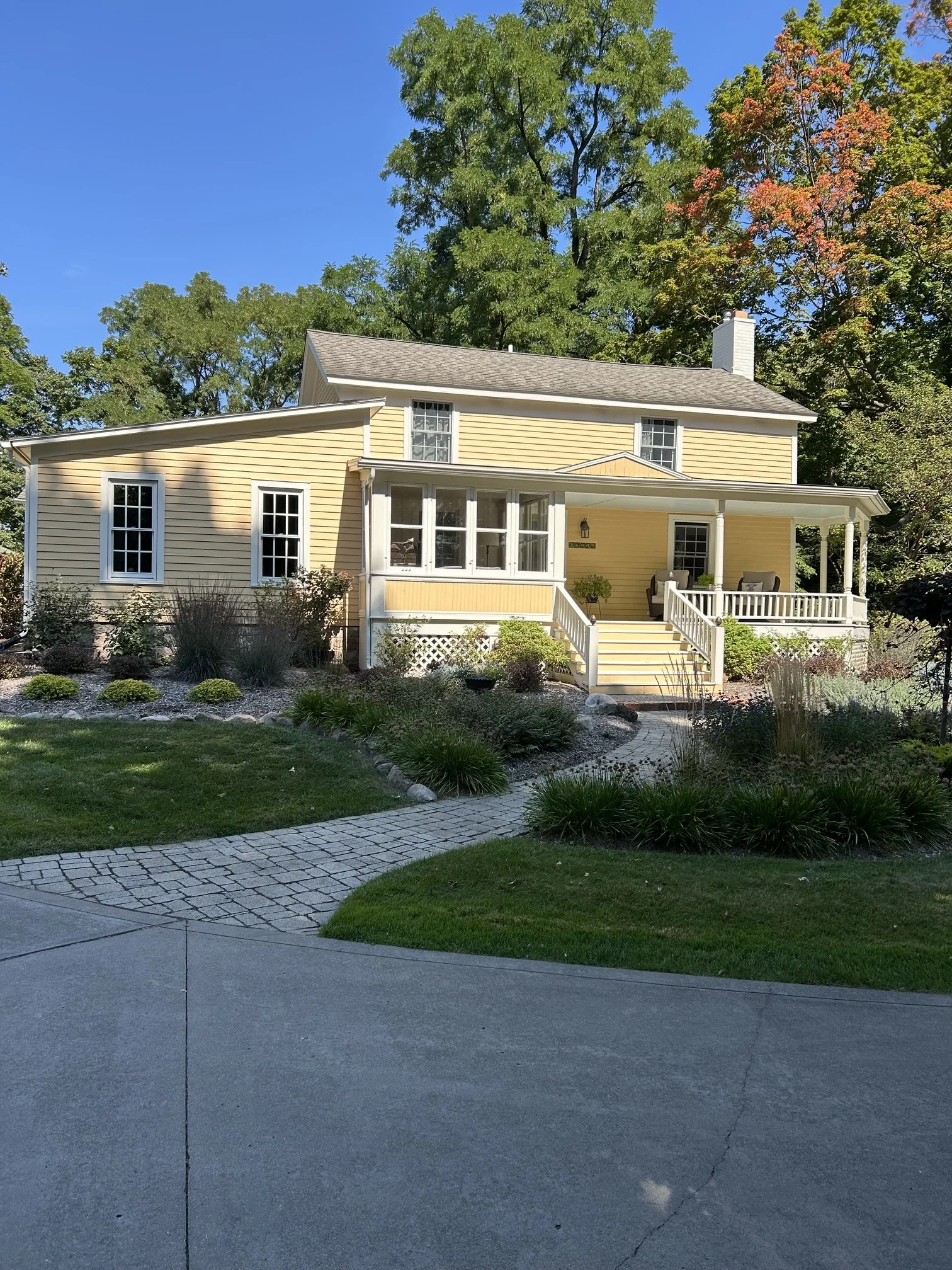 exterior paint yellow 3.jpeg