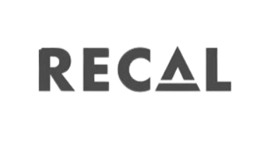 El logo de RECAL en letras negras sobre fondo blanco
