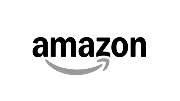 Logotipo de Amazon en blanco y negro con el texto 'amazon' y una flecha curva debajo que forma una sonrisa.