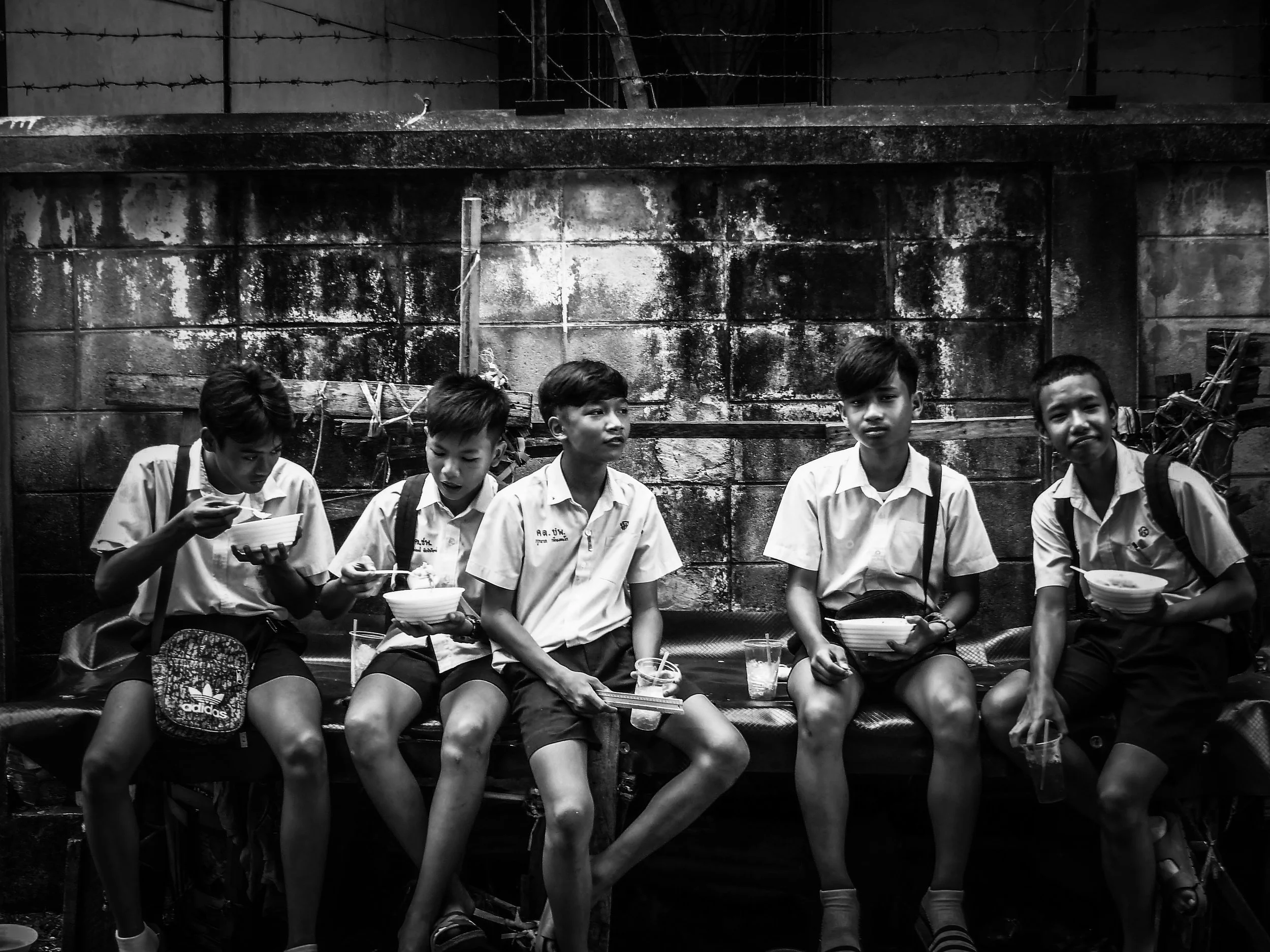 collegiens à klong toei bangkok.jpg