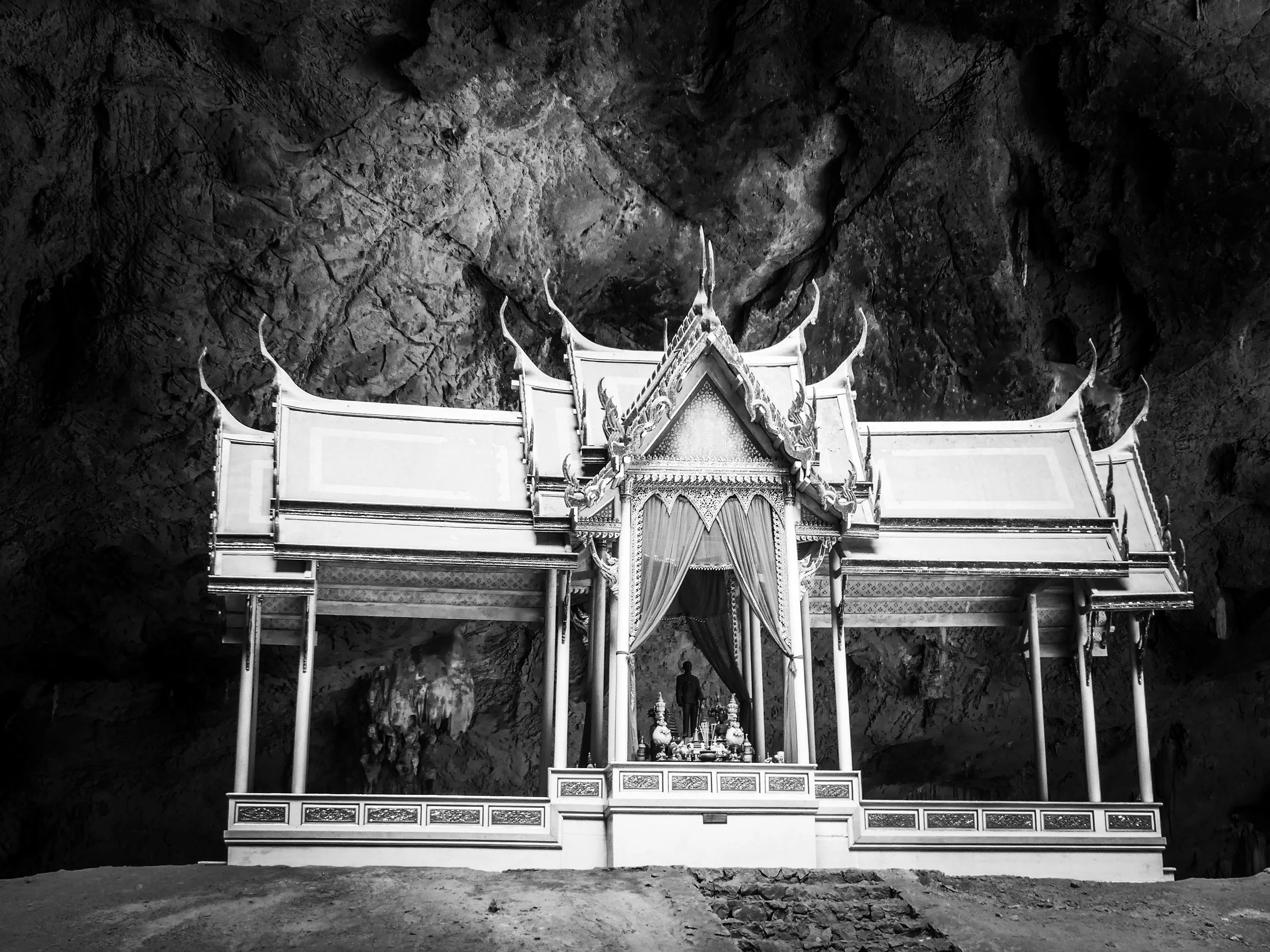 hua hin temple.jpg