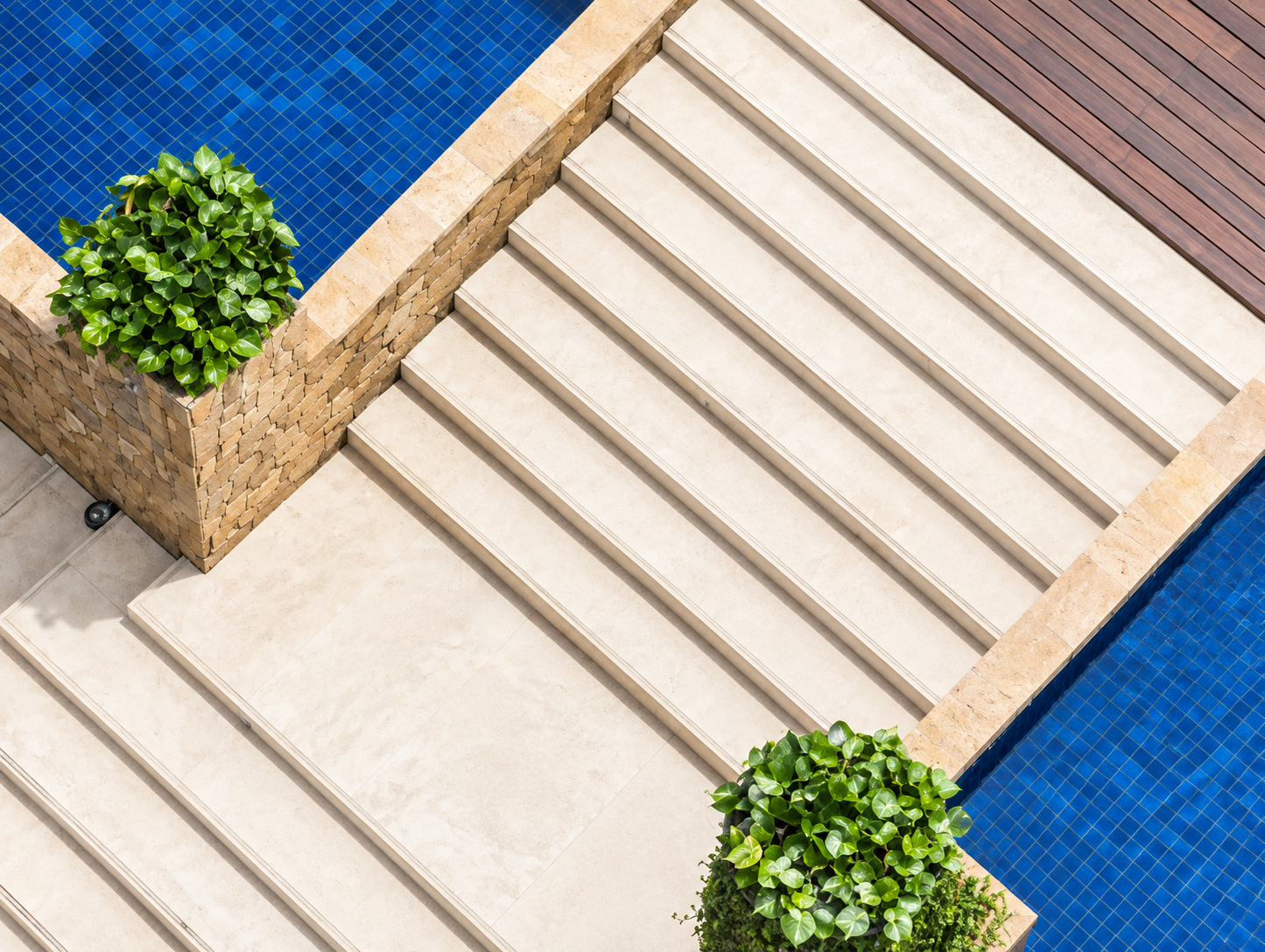 How to Choose the Right Marble for Outdoor Space