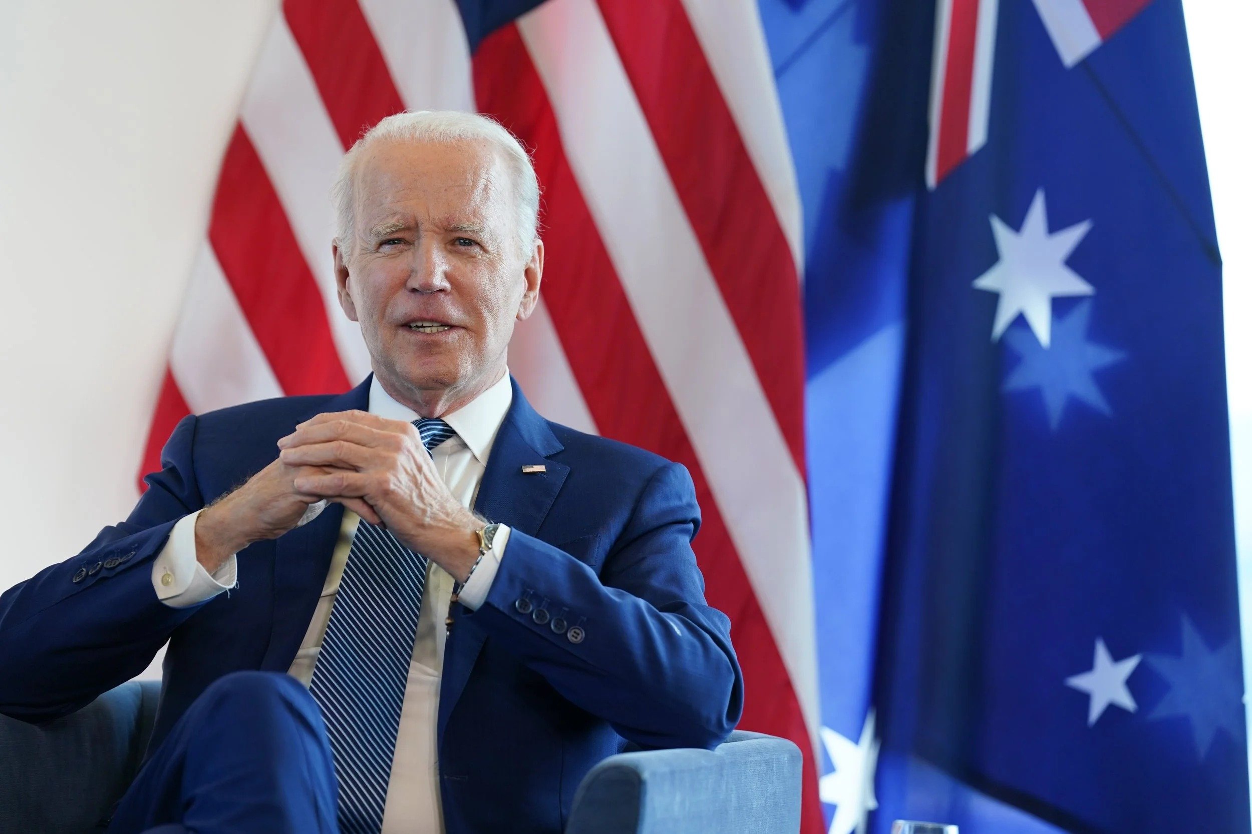 us-president-biden-bilateral-meeting-flags-photojournalist-christopher-jue.jpg