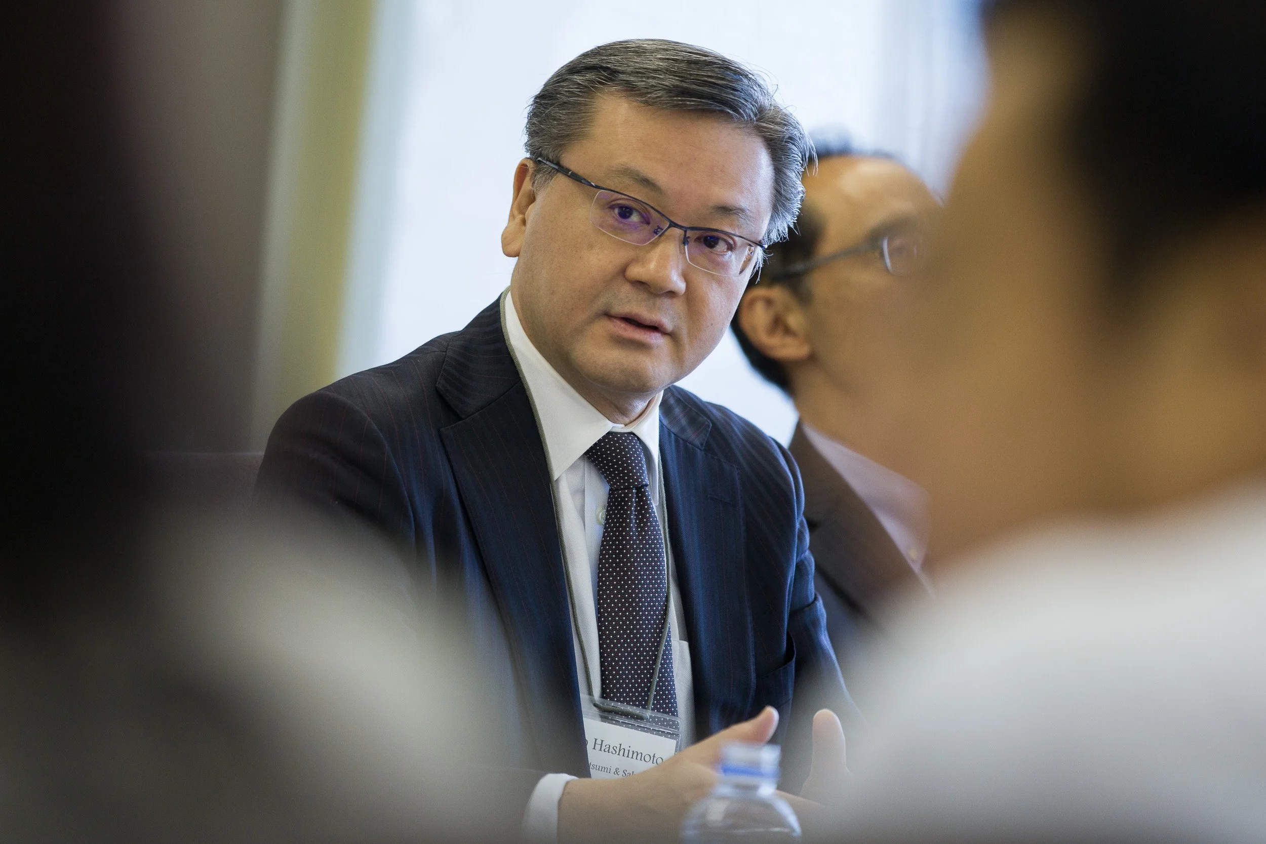 hashimoto-executive-close-up-meeting-corporate-event-photographer-japan.jpg