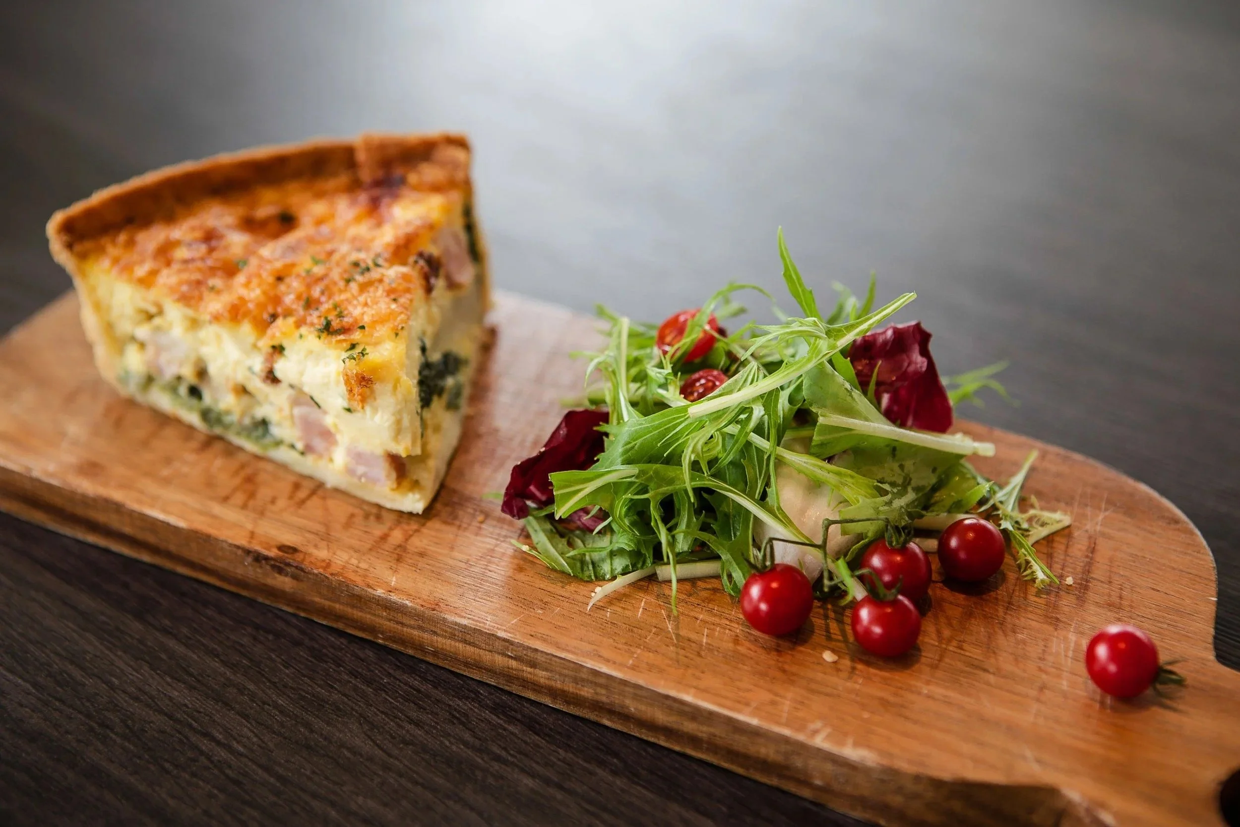 slice-quiche-wooden-serving-board-salad-tokyo-food-photographer.jpg